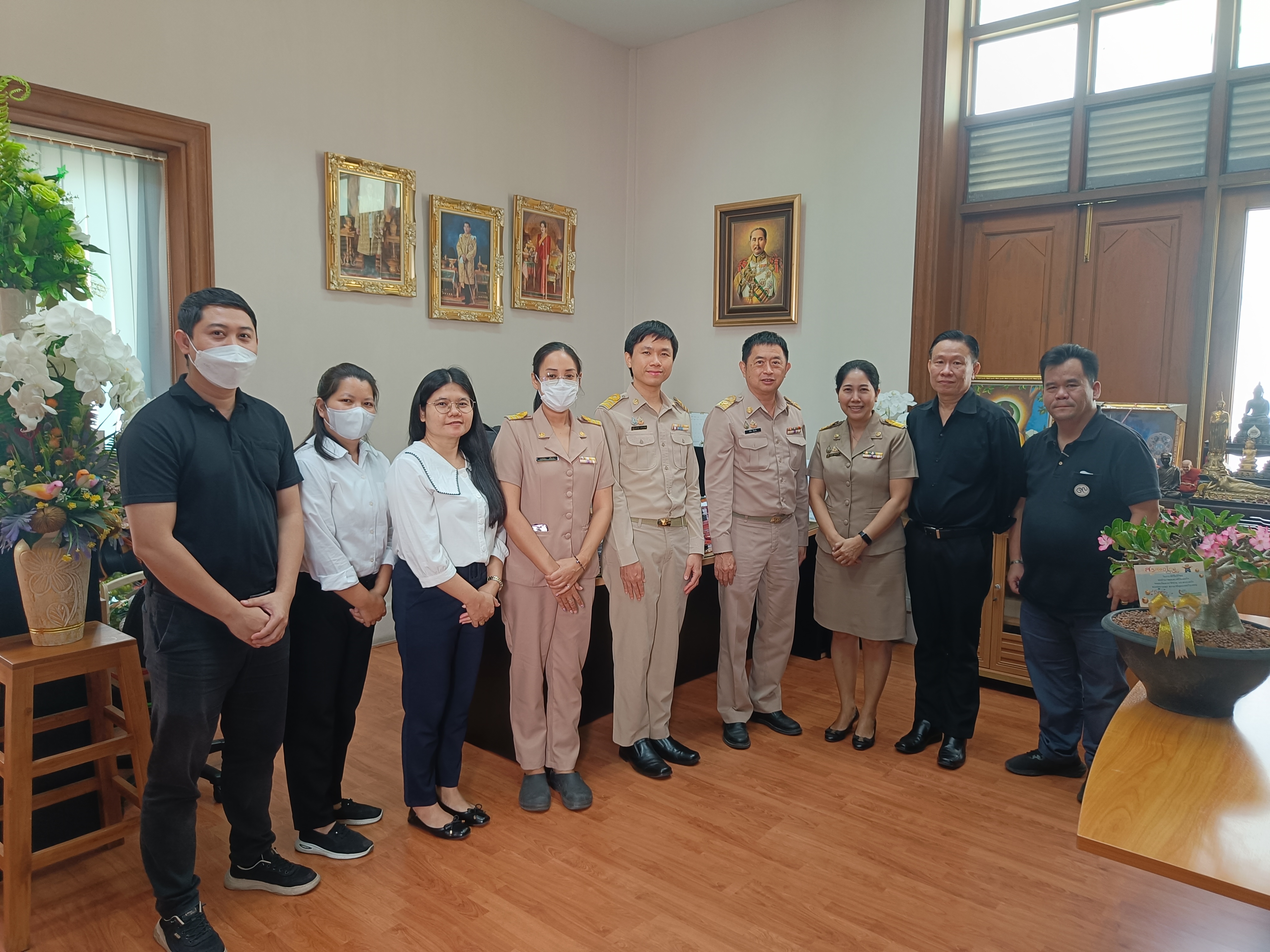 title - กลุ่มพัฒนาระบบบริหาร สำนักงานการปฏิรูปที่ดินเพื่อเกษตรกรรม (กพร. ส.ป.ก.) เข้ากราบไหว้อวยพร ขอพรผู้บริหาร สำนักงานการปฏิรูปที่ดินเพื่อเกษตรกรรม (ส.ป.ก.) เนื่องในเทศกาลขึ้นปีใหม่ 2569